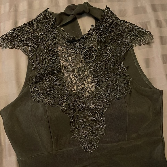 Le Chateau Lace Halter Neck Dress - Picture 5 of 8